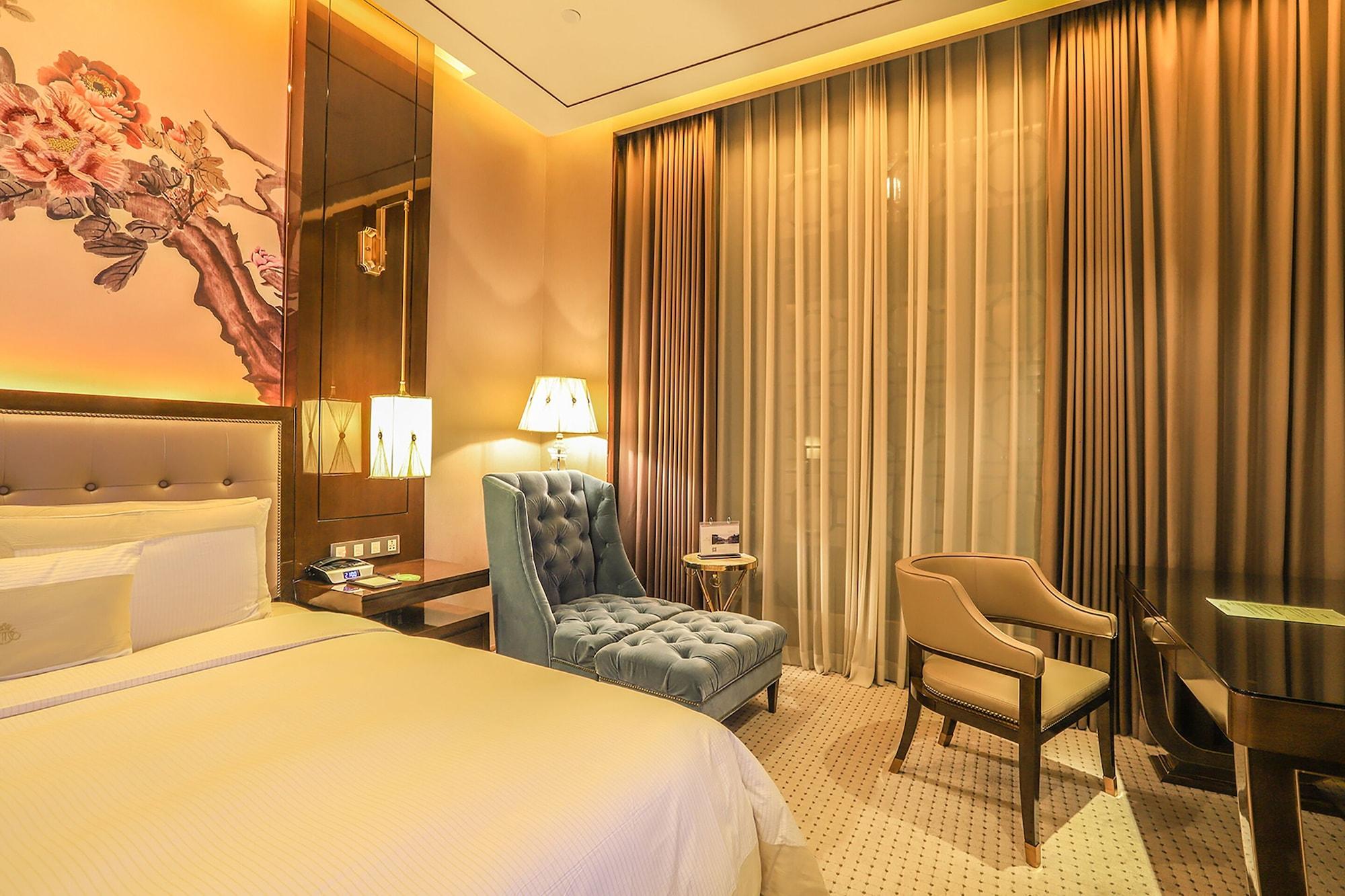 Royal Garden Hotel Shanghai-Free Shuttle To And From Disney & Pvg & Close Metro Line2 Easy To Sha New Expo Exterior foto