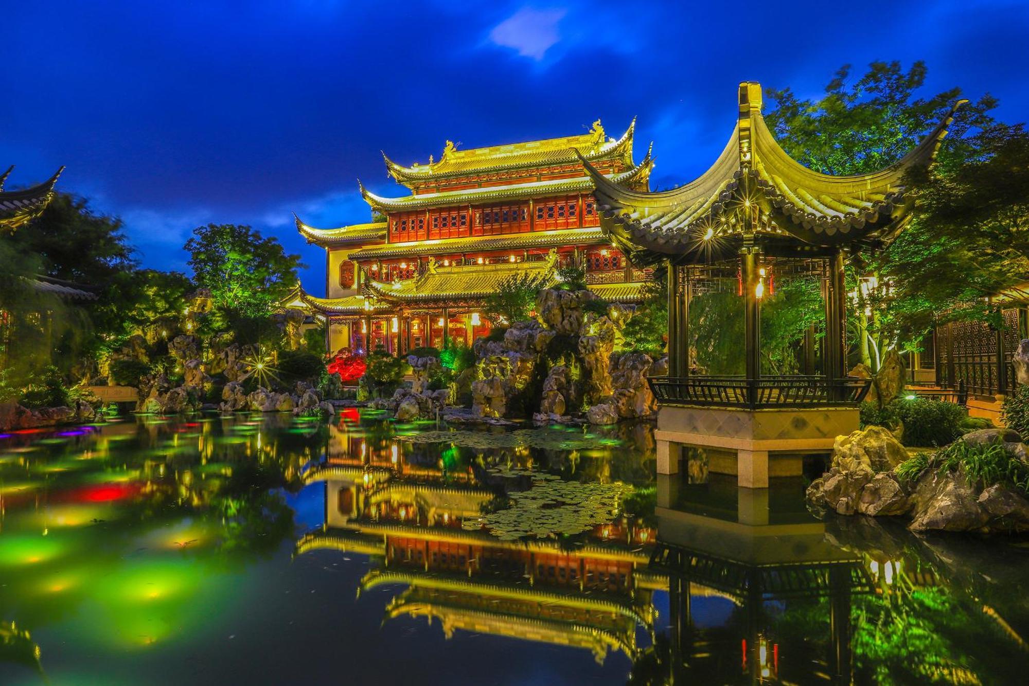 Royal Garden Hotel Shanghai-Free Shuttle To And From Disney & Pvg & Close Metro Line2 Easy To Sha New Expo Exterior foto