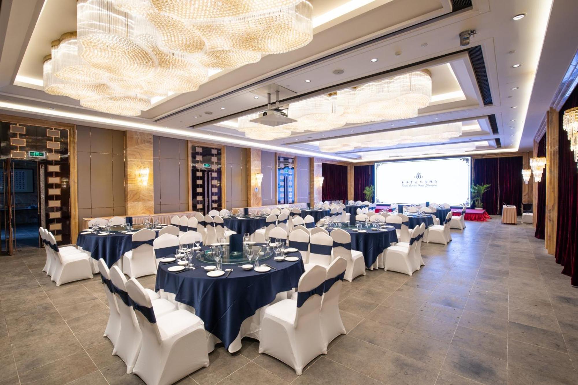 Royal Garden Hotel Shanghai-Free Shuttle To And From Disney & Pvg & Close Metro Line2 Easy To Sha New Expo Exterior foto