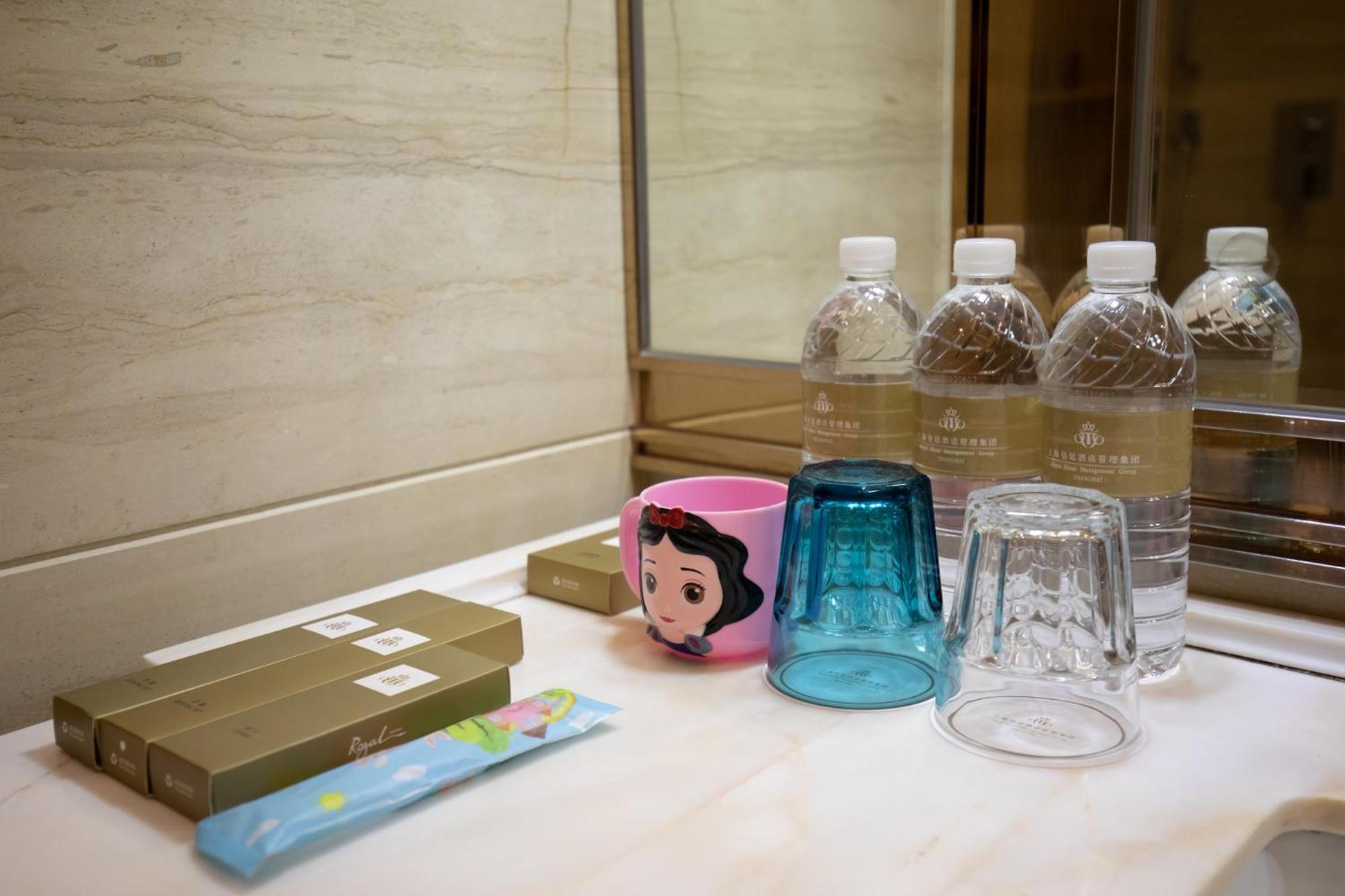 Royal Garden Hotel Shanghai-Free Shuttle To And From Disney & Pvg & Close Metro Line2 Easy To Sha New Expo Exterior foto
