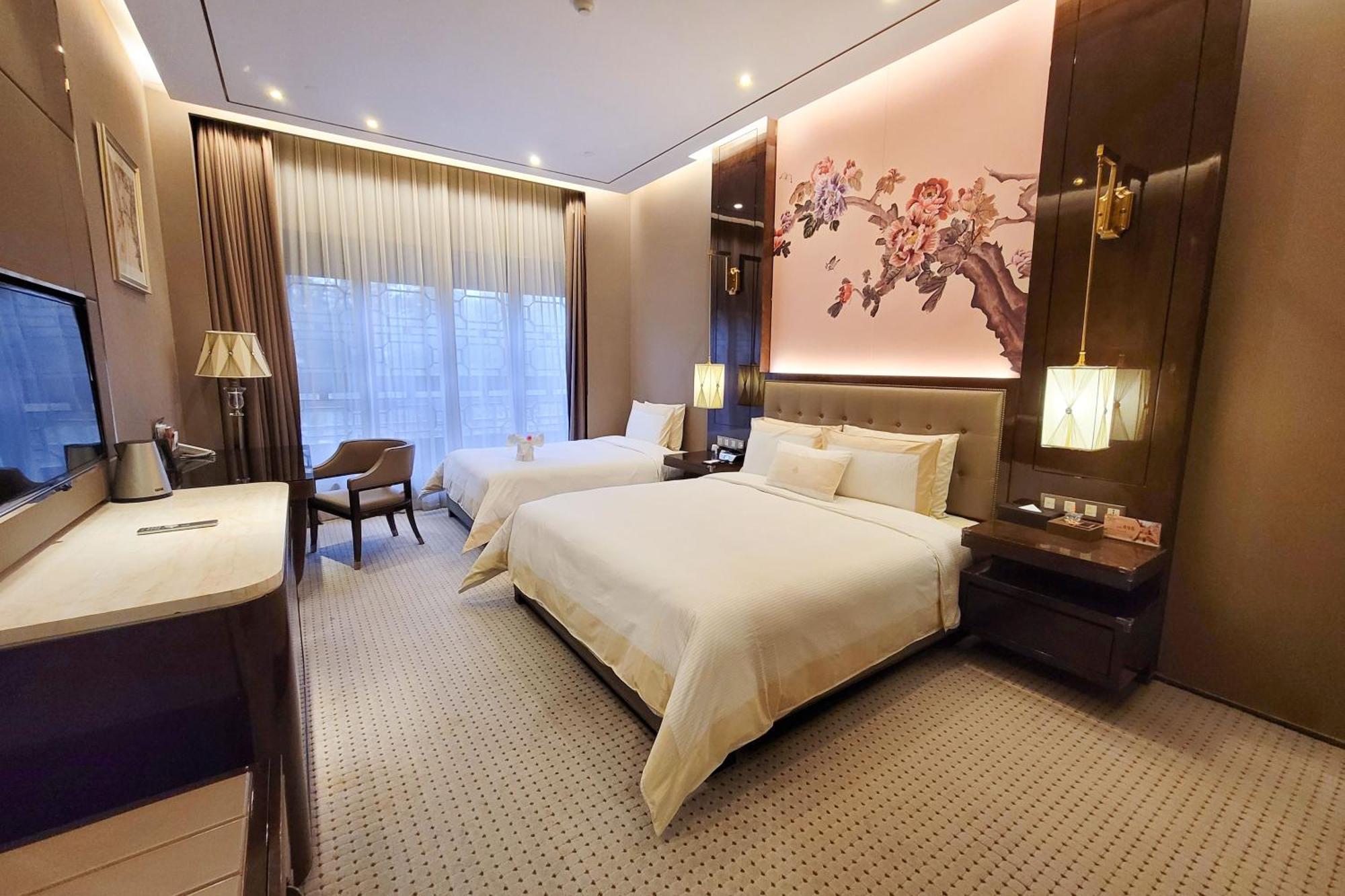 Royal Garden Hotel Shanghai-Free Shuttle To And From Disney & Pvg & Close Metro Line2 Easy To Sha New Expo Exterior foto