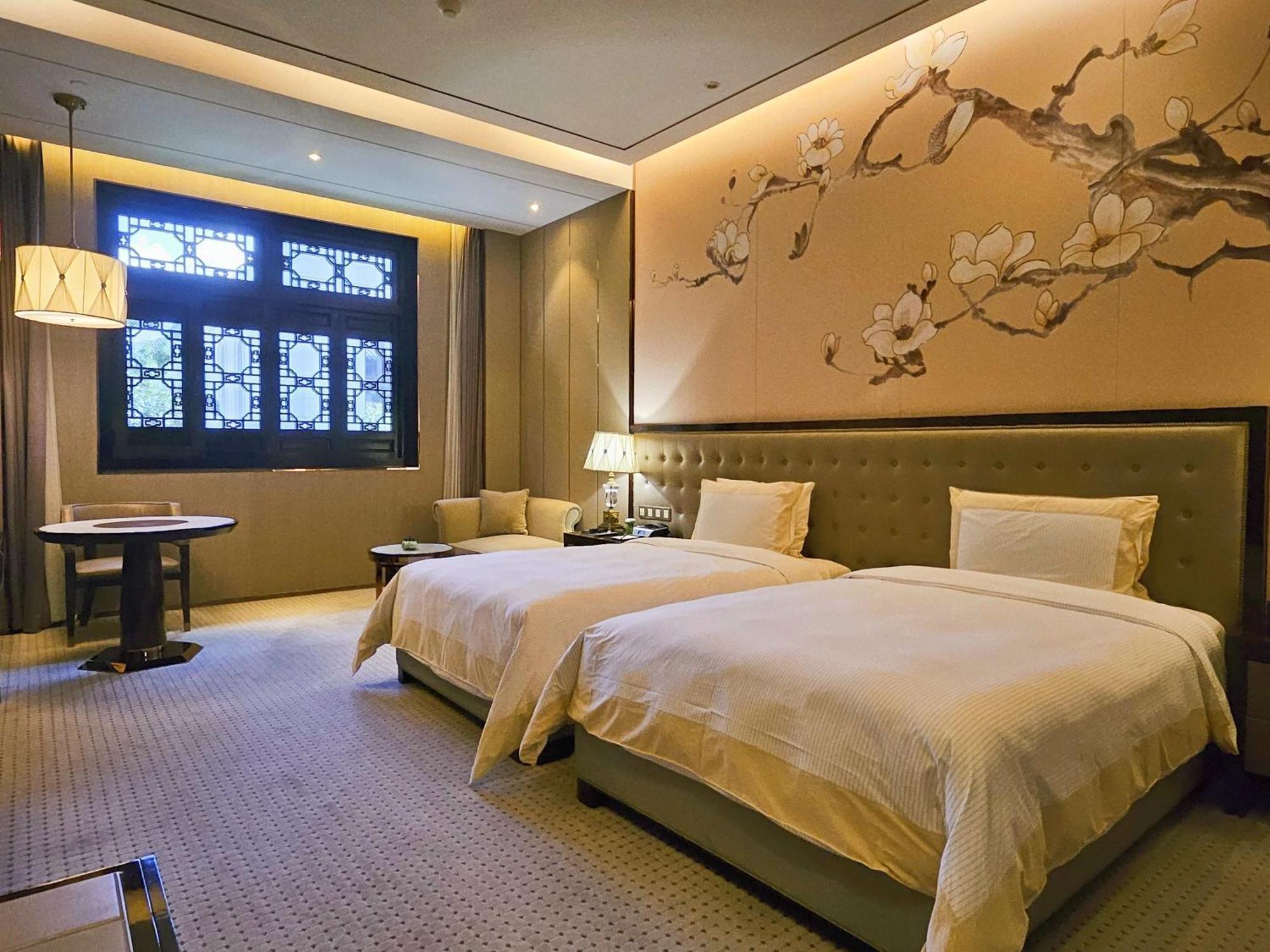 Royal Garden Hotel Shanghai-Free Shuttle To And From Disney & Pvg & Close Metro Line2 Easy To Sha New Expo Exterior foto